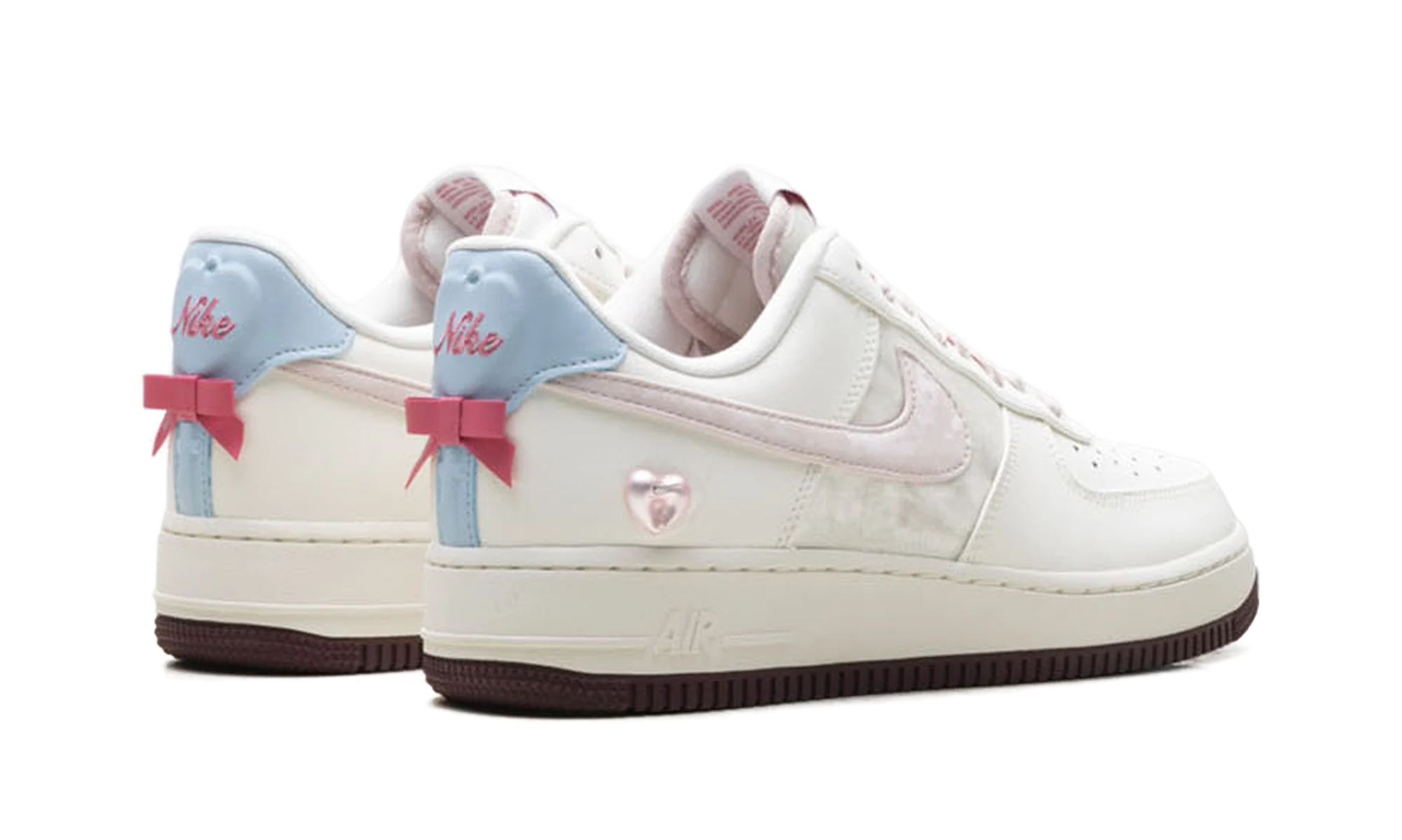 Nike Air Force 1 WMNS "Valentine's Day (2026)" IQ4937 161 - Image 3